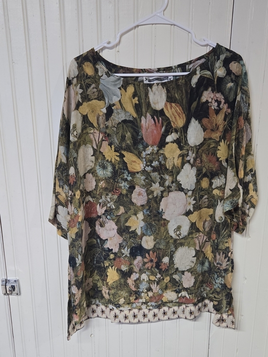 Market Of Stars Tops - Market Of Stars Floral Print Relaxed Fit Women's Top - Olive Multi